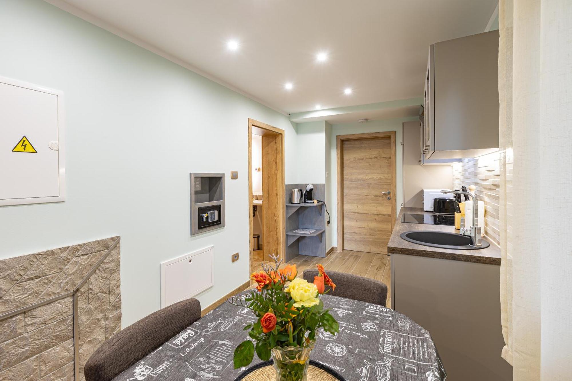 Adriatic Bay Apartments Порторож Экстерьер фото