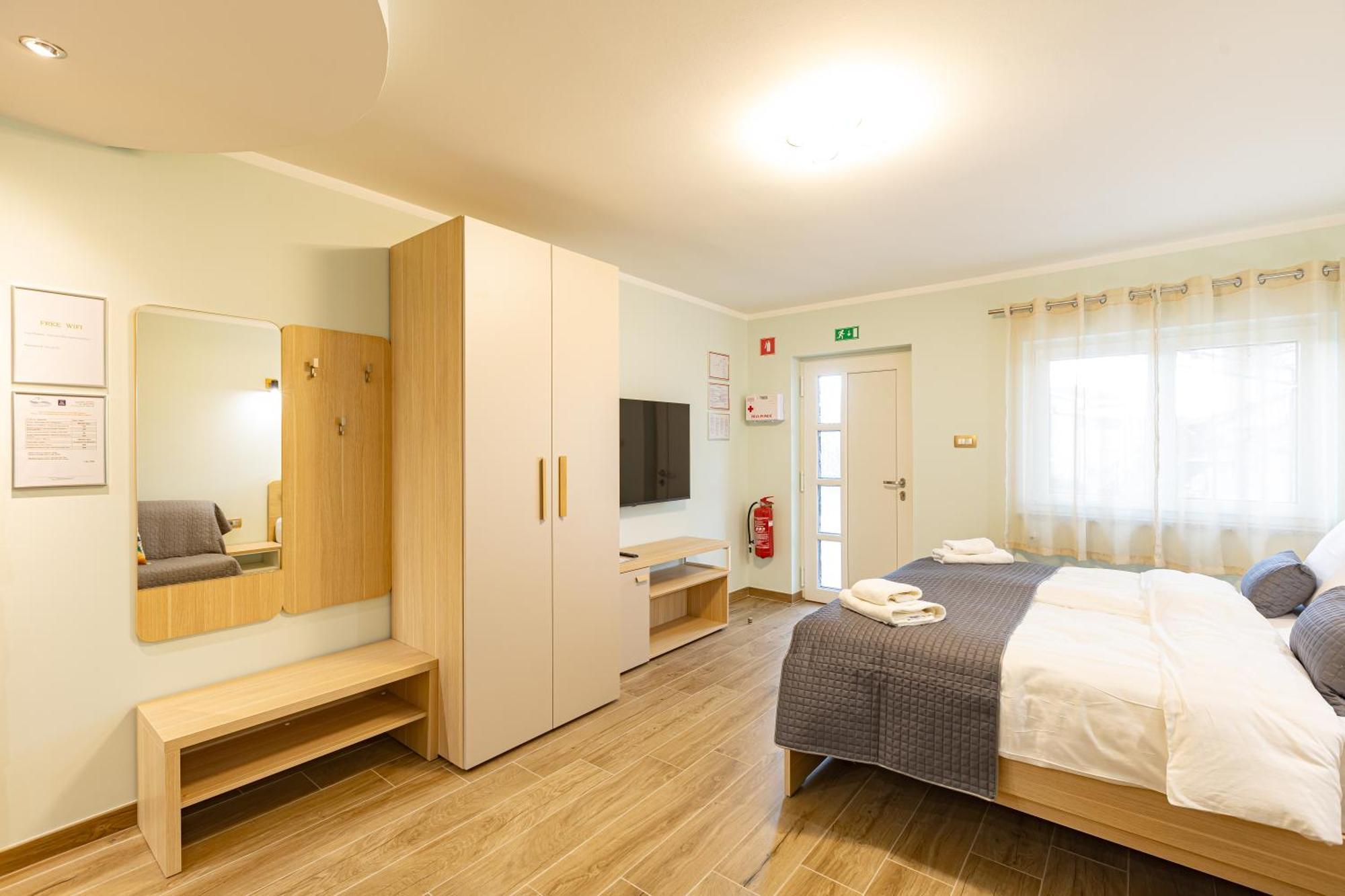 Adriatic Bay Apartments Порторож Экстерьер фото