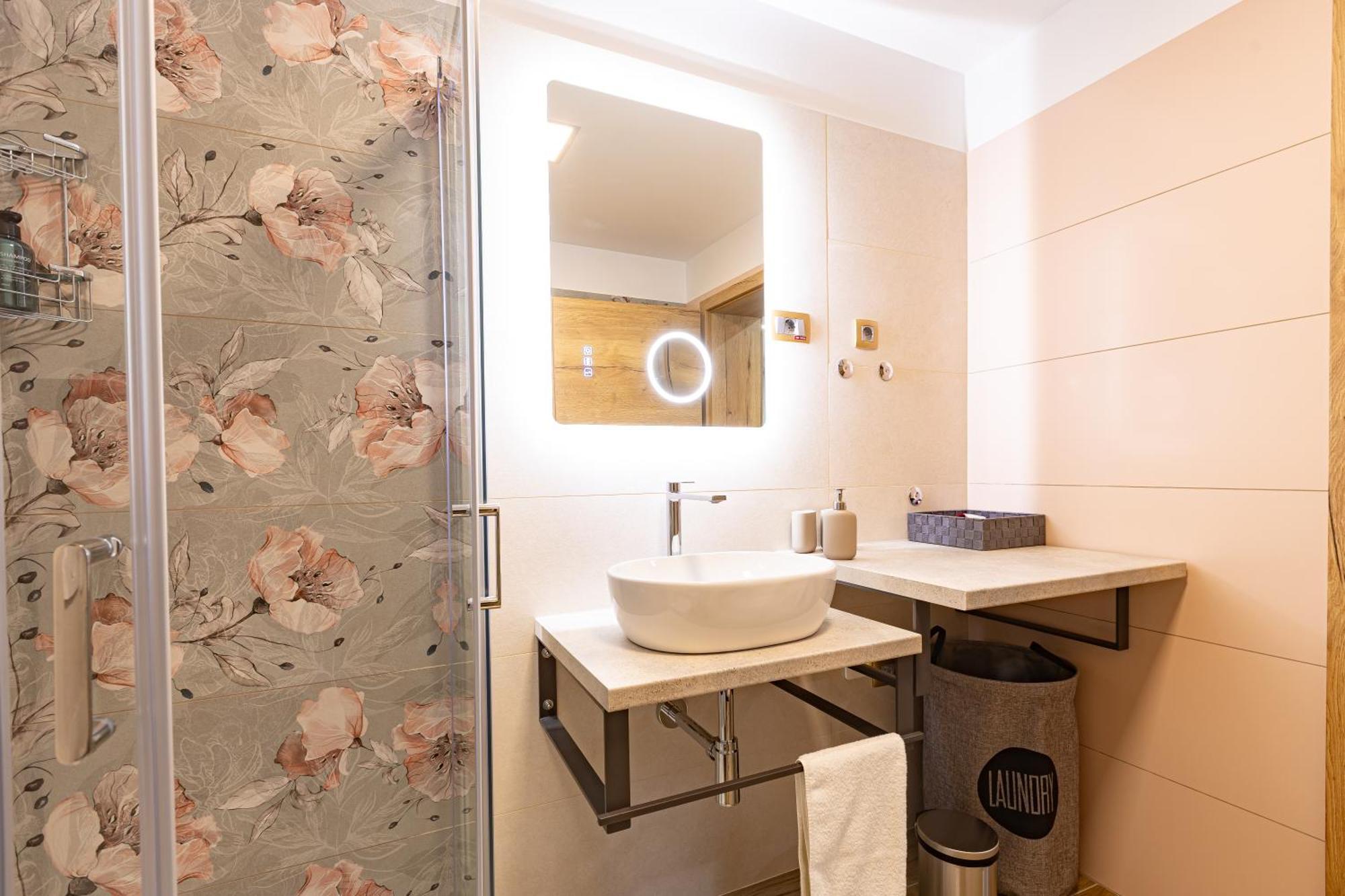 Adriatic Bay Apartments Порторож Экстерьер фото